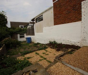 1 bedroom in a house share to rent - Photo 3