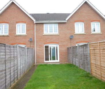 2 bedroom terraced house to rent - Photo 2