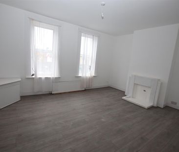 1 bedroom Flat to let - Photo 1