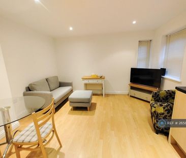 1 bedroom flat to rent - Photo 2