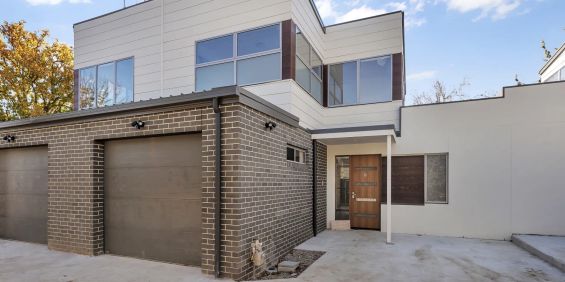 Contemporary Family Living in an Exclusive Woden Valley Setting - Photo 3