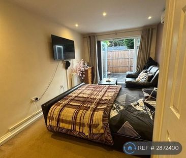 Studio to rent - Photo 4