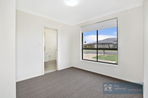 FOOTHILLS ESTATE DUPLEX!!! - Photo 1