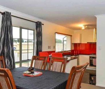 Modern brick & tile with 3 bedrooms, 2 bathrooms - Photo 5