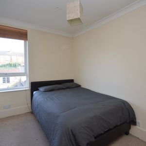 1 bedroom house share - Photo 2