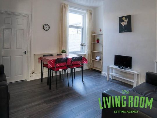 4 bedroom house to rent - Photo 1