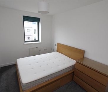 2 bedroom flat to rent - Photo 2