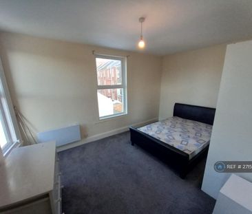 2 bedroom flat to rent - Photo 3
