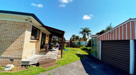 Charming 3-Bedroom Home in Hillcrest, Hamilton - Photo 3