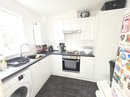 2 Bedroom Flat To Let - Photo 4