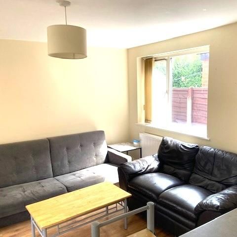 4 bedroom house to rent - Photo 1