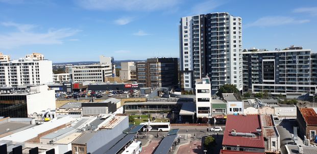 Luxury & C. B.D Located 3-Bedroom Apartment with Stunning City & District Views - Photo 1