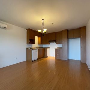 Superbe 3 1/2 Secteur Carrefour - Photo 2