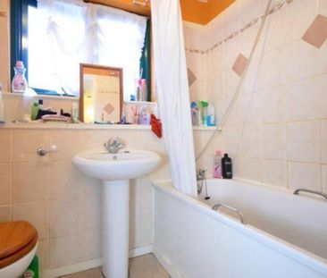 Room in a Shared House, Miles Road, N8 - Photo 5