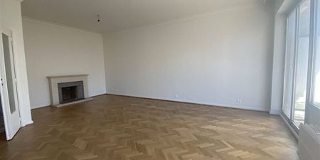Appartement te huur in Ukkel voor € 1.350 met 2 slaapkamers - Photo 3