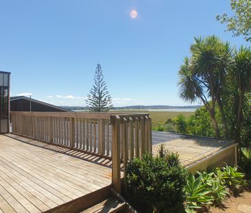 TE ATATU PENINSULA - Harbour view 3 bedroom - Photo 4