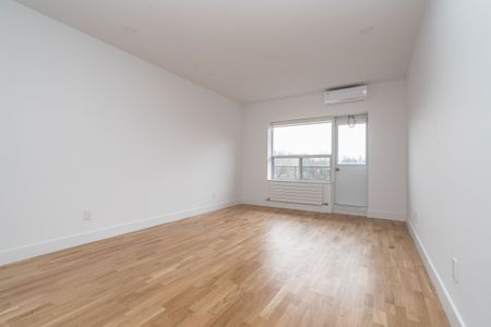 111 Lawton Boulevard - Photo 2