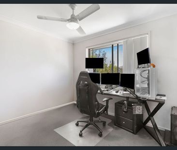 Secure, Modern Townhouse with air con in a Sought-After Complex - Photo 3