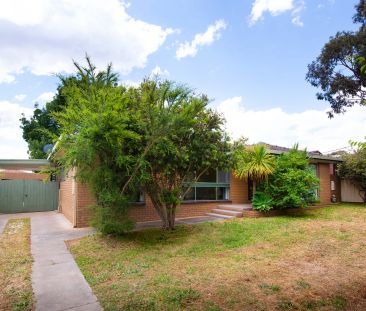 Easy living and perfectly located in popular Strathdale. - Photo 2