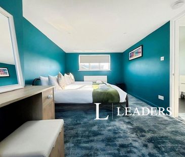 4 bedroom terraced house to rent - Photo 3