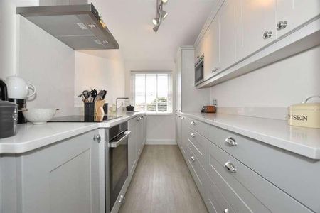 Woodford Road, South Woodford, E18 - Photo 4