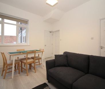 1 bedroom in a house share to rent - Photo 6