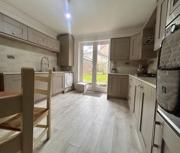 3 bedroom semi-detached house to rent - Photo 6