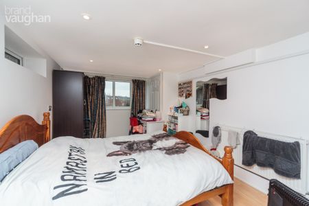 6 bedroom house to rent - Photo 2