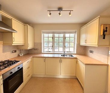 2 bedroom semi-detached house to rent - Photo 5