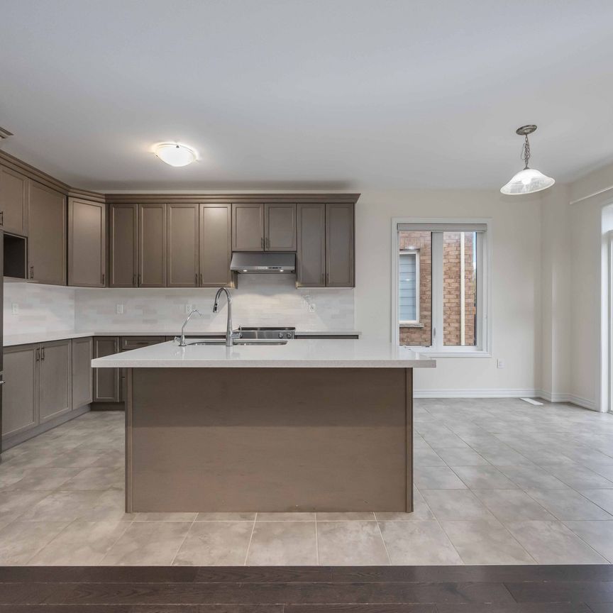 For Lease - 254 Silk Twist Drive, East Gwillimbury, Ontario - Photo 1