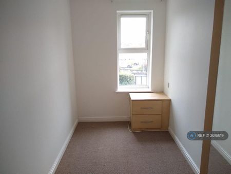 2 bedroom flat to rent - Photo 5