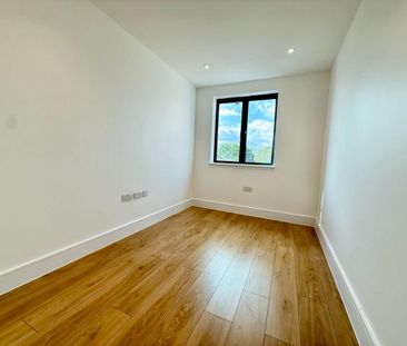 3 bedroom flat to rent - Photo 6