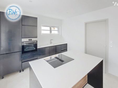 Maison de charme à louer à Concarneau, idéalement située dans un quartier prisé, apprécié pour ... - Photo 2