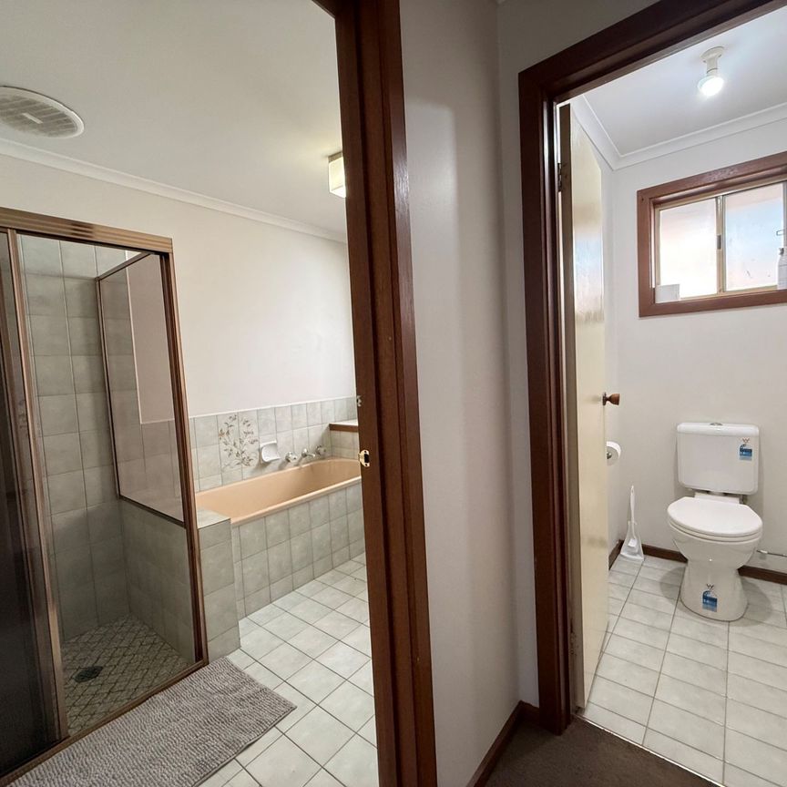 Charming Family Home - Photo 1