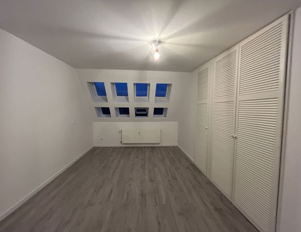 Saniert – Traumhafte Dachgeschosswohnung! - Photo 1