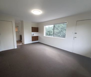 Neat & Tidy Unit in Prime Location - Photo 1