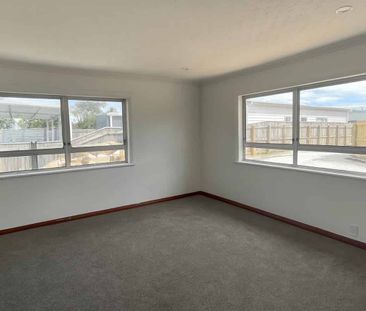 Renovated Tawhero Home - Photo 2