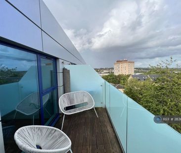 1 bedroom penthouse to rent - Photo 5