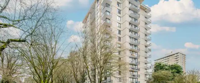 Very Spacious Recently Renovated Studio Apartment with Beautiful North Views of Barclay Heritage Square in Heart of WE | 1460 Barclay Street, Vancouver - Photo 1