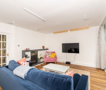 4 Bed Semi-Detached House, Swanwick Close, SW15 - Photo 6