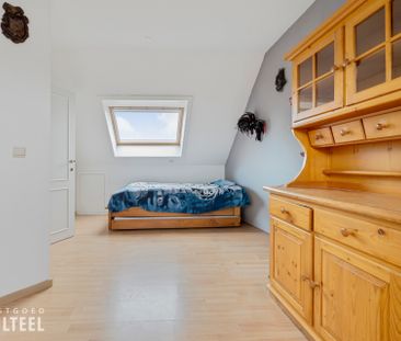 Ruim triplex appartement met 2 slaapkamers en terras. - Photo 5