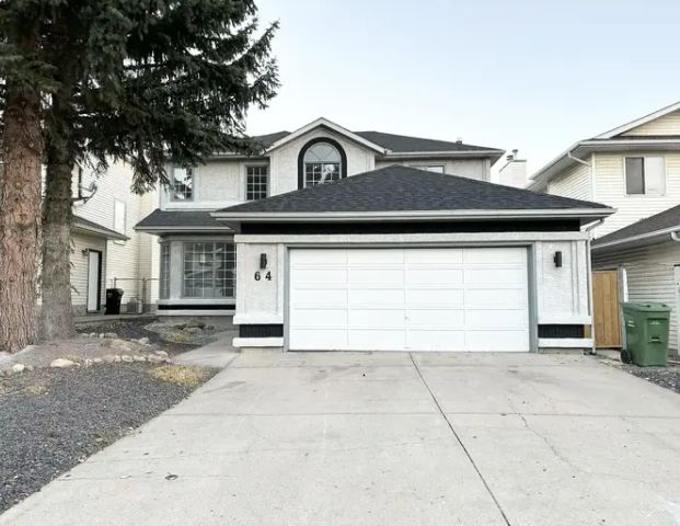 NEWLY RENOVATED RENT TO OWN IN SANDSTONE (NW)!! | 64 Sandringham Close Northwest, Calgary - Photo 1