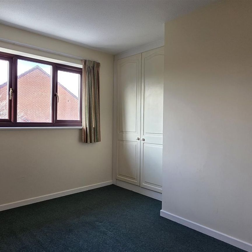 Holm Oak Road, Belmont - Photo 1