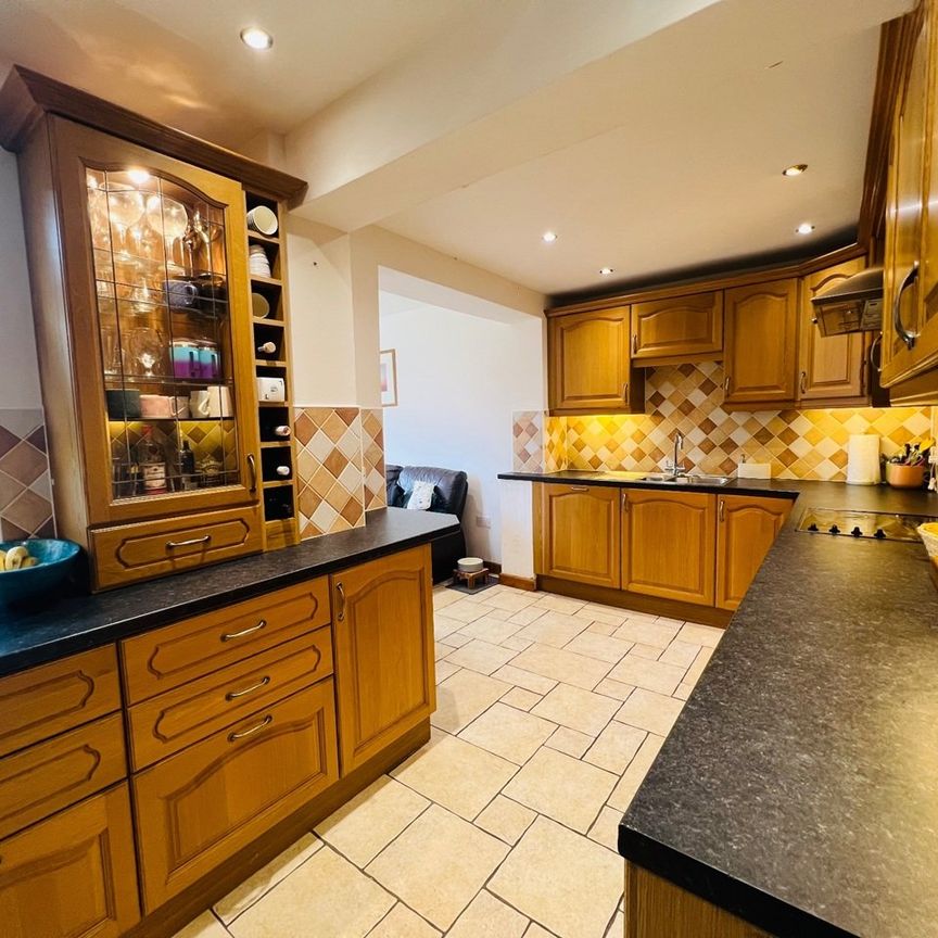 Room in a Shared House, Ellesmere Road, BS4 - Photo 1