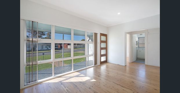 Modern Light Filled Cottage - Photo 1