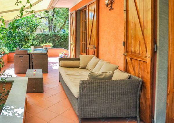 Villa in Affitto a Forte dei Marmi – Zona: Caranna