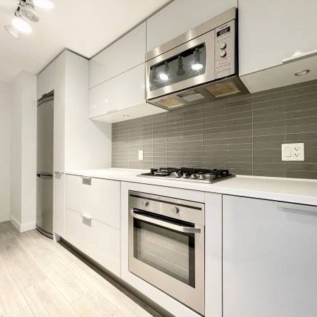 Modern + Spacious 1 Bed 1 Bath @ Woodwards - UNFURNISHED - Photo 4