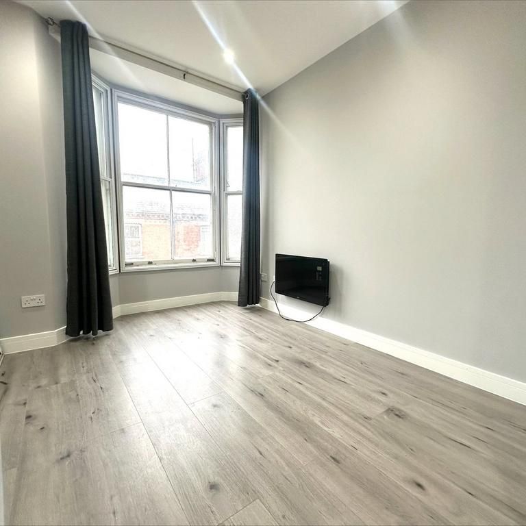 Studio to rent - Photo 1