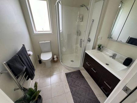 Chic 2BR Unit w/ Balcony in Chartwell - Photo 2