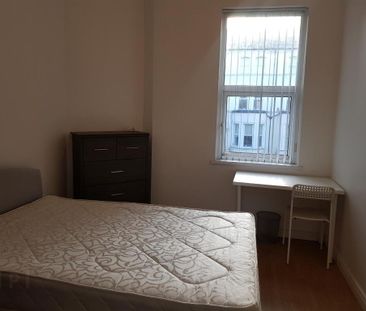 Room 3, 85 Wellington Park, Belfast, BT9 6DP - Photo 6
